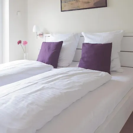 Сasa de vacaciones 3 Bedroom Lovely In *